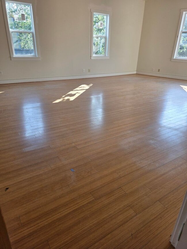 Building Photo - FREMONT COURT Unit 707-B