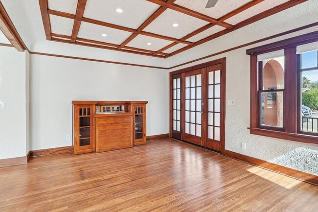 Photo - 3114 Bancroft St