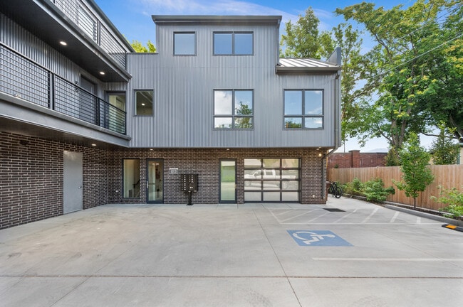 Building Photo - 810 E 800 S Unit #203