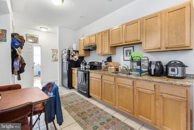 Photo - 2010 E York St Unit 1F