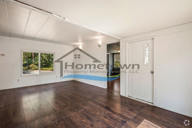 Building Photo - 2 Bedroom 1 Bath Home Available in Sagle's...