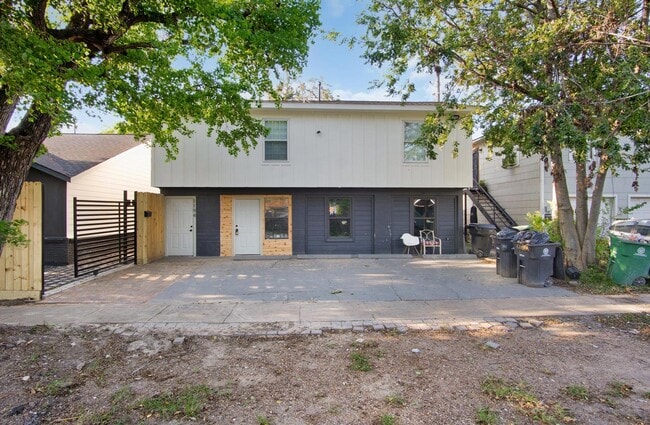 Building Photo - 1198 Halpern St Rental