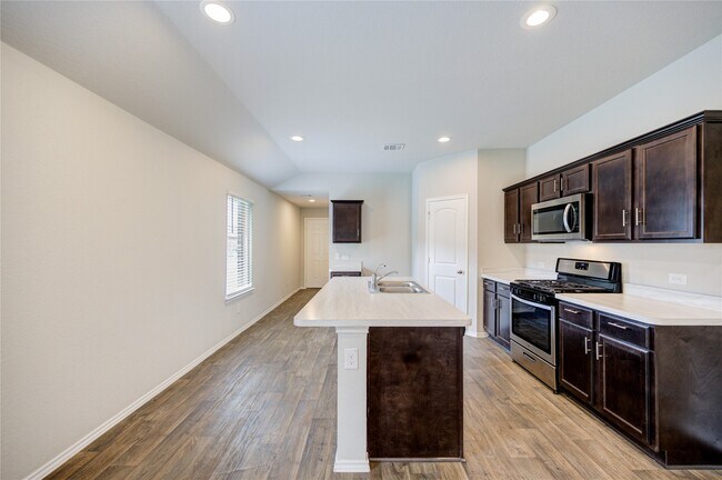 Photo - 16937 Rich Pines Dr