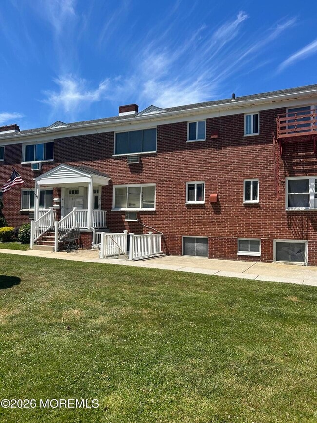 Photo - 732 Ocean Ave N Unit b