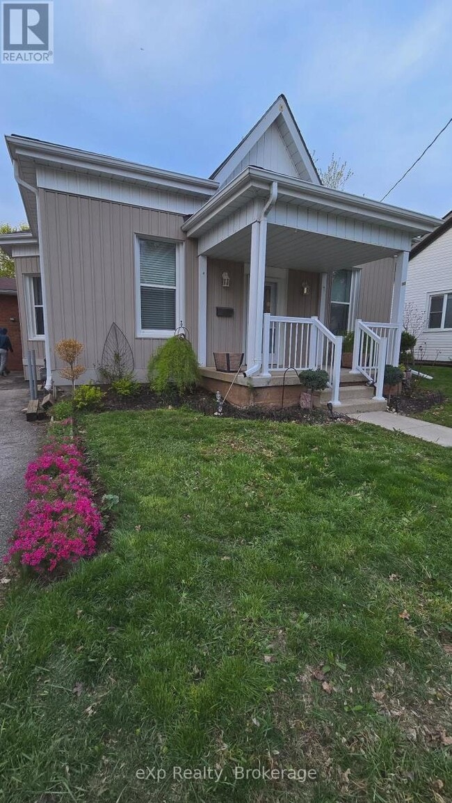 Photo - 160 Nelson St