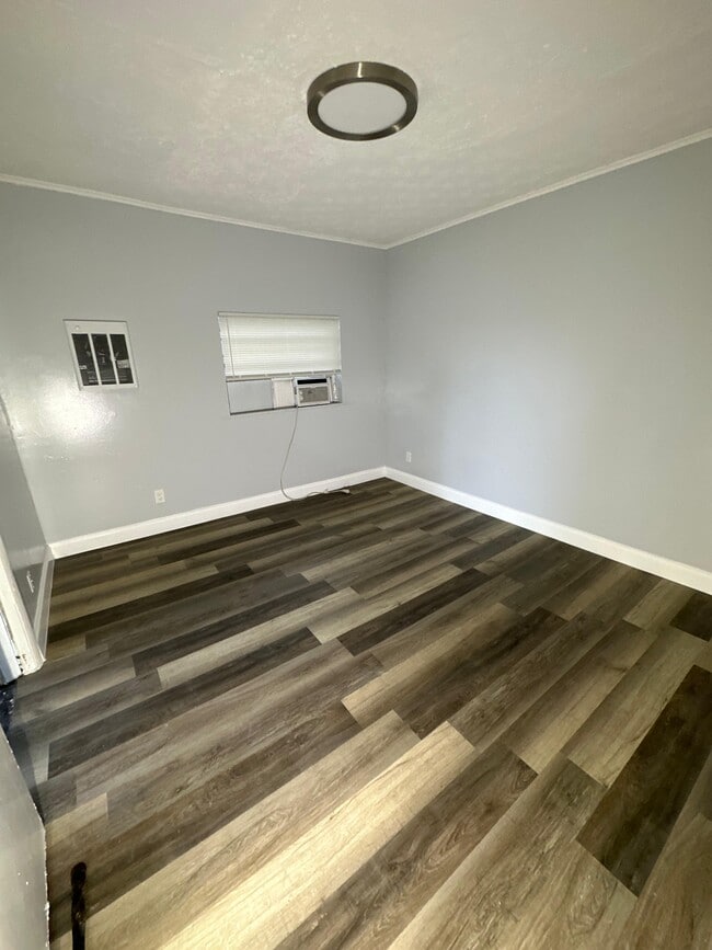 Photo - 1039 Phelps St