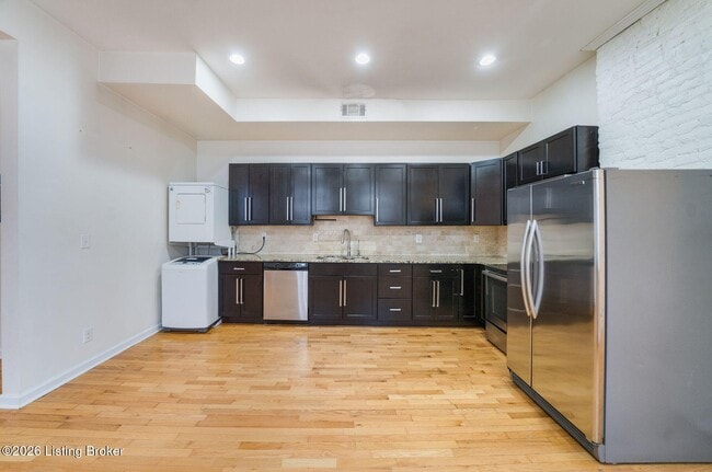 Photo - 1104 E St Catherine St