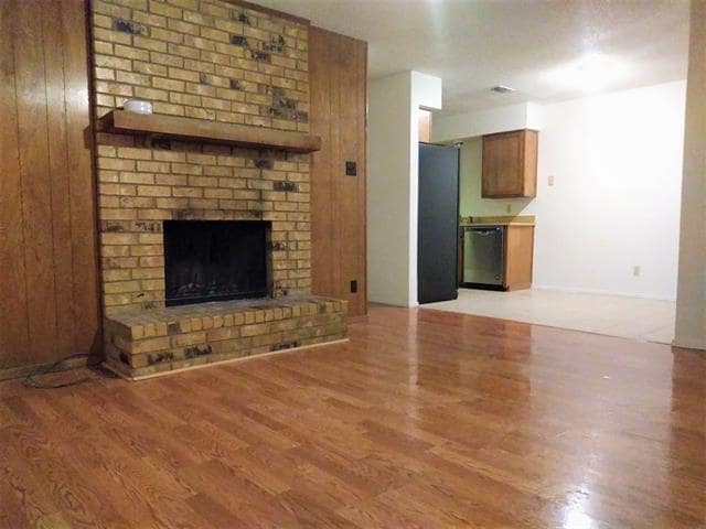 Photo - 717 Windcrest Dr