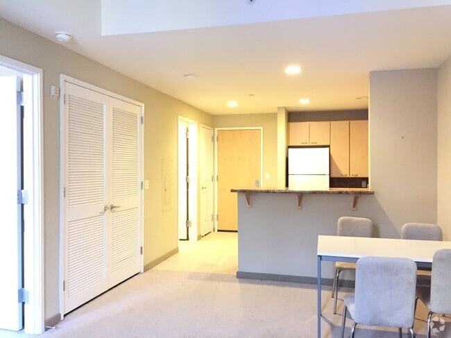 Building Photo - 111 N 9th St Unit 203 Rental