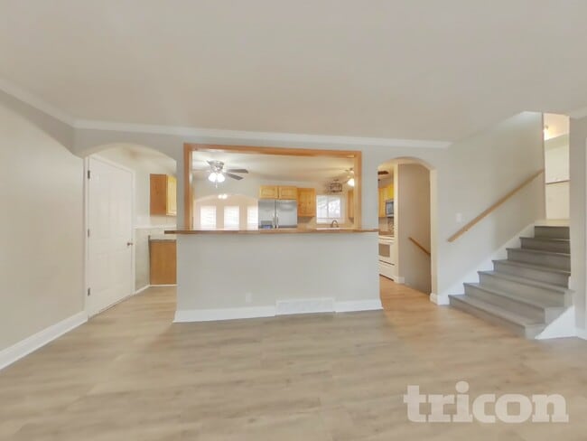 Photo - 440 E 8490 S