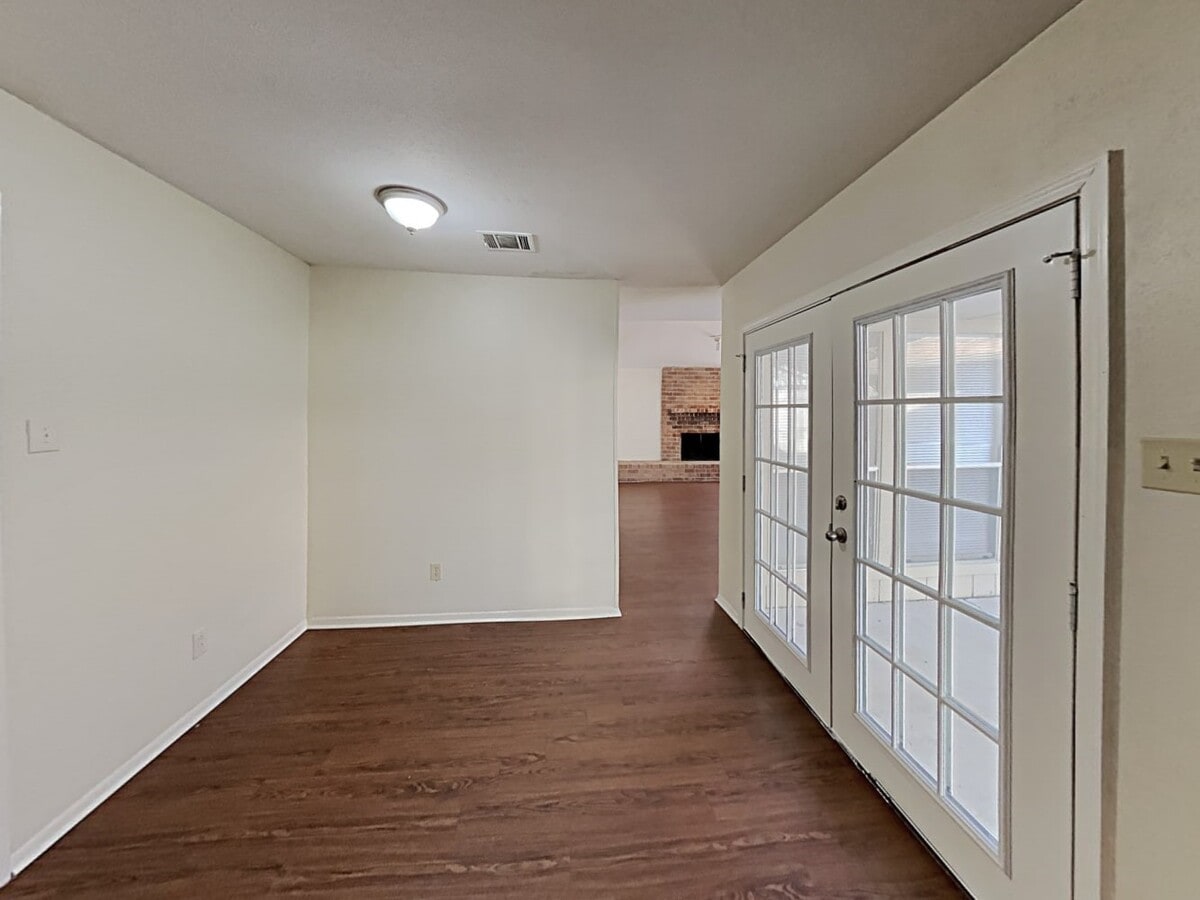 Photo - 15834 Fox Springs Dr