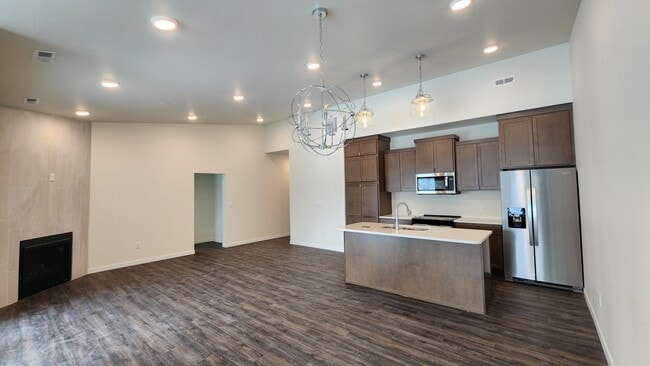 Photo - 812 7th St SW Unit B