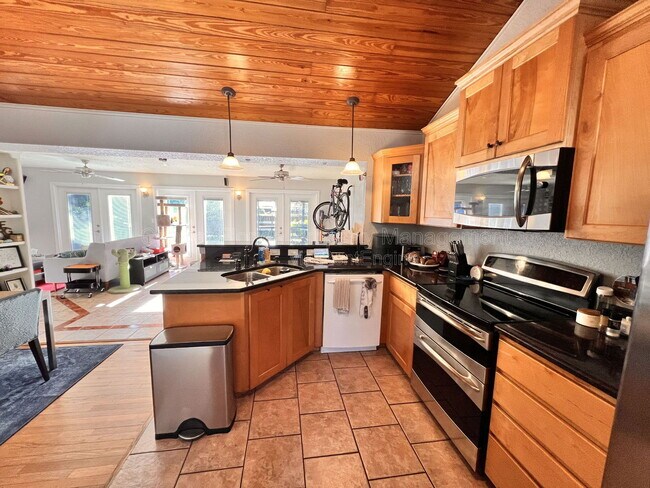 Photo - 750 Royal Palm Ct