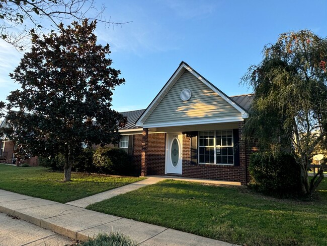 3BR/2BA Home - IMMEDIATE MOVE IN - 3BR/2BA Home - IMMEDIATE MOVE IN