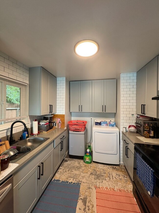 Photo - 5404 Gibbons Dr