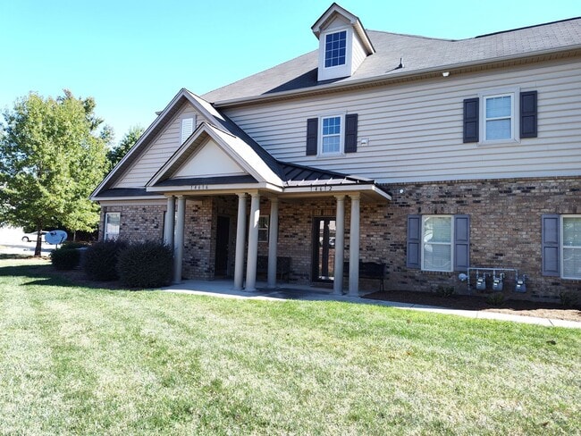 Building Photo - Pristine Condo Located in The Riviera II C...