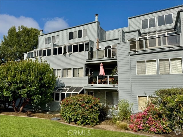 Building Photo - 240 The Village Unit 108 Rental
