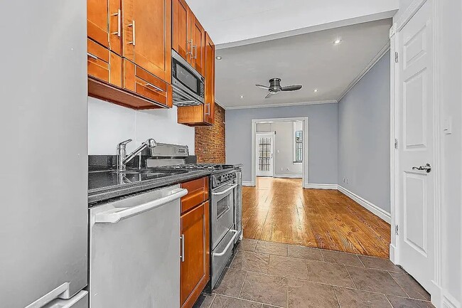 Photo - 221 E 23rd St Unit 15