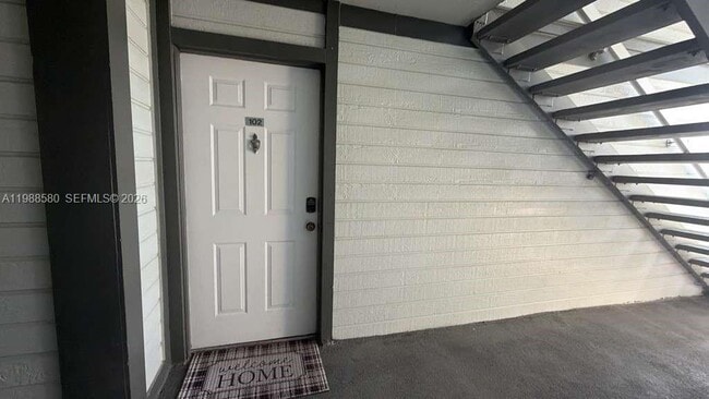 Photo - 468 NE 206th Ln Unidad 102