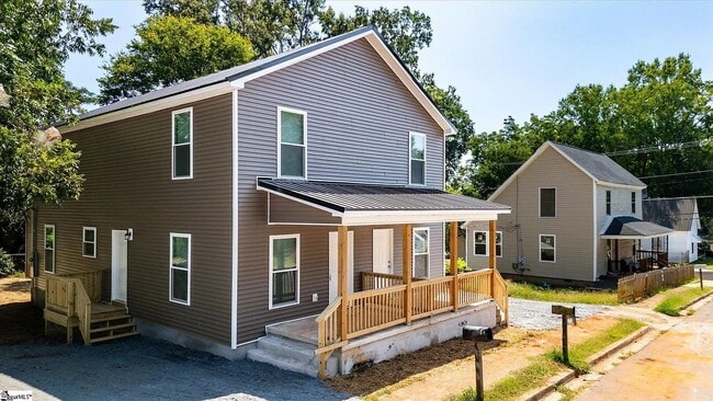 Photo - 302 E St