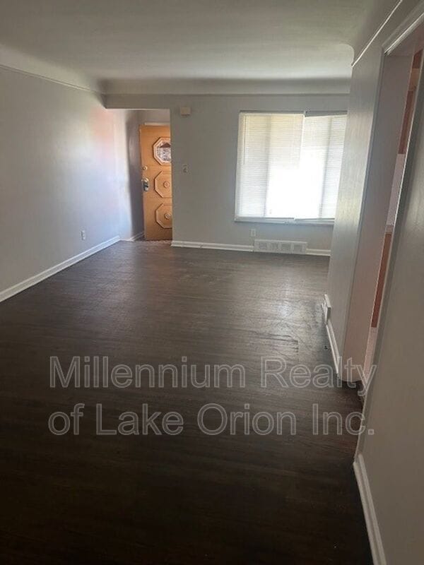 Photo - 19288 Lahser Rd