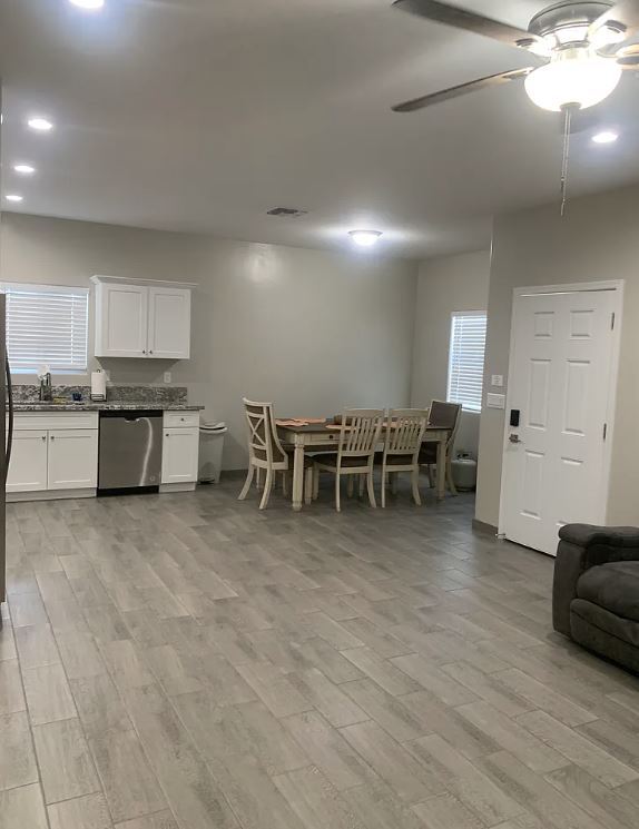 Photo - 803 N Van Alstine St