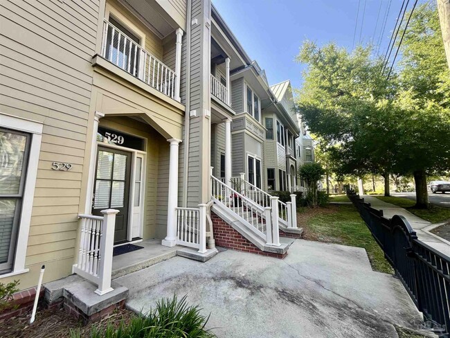 Photo - 529 N Spring St