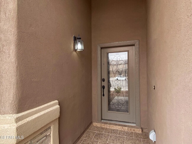 Photo - 709 Wycliffe St