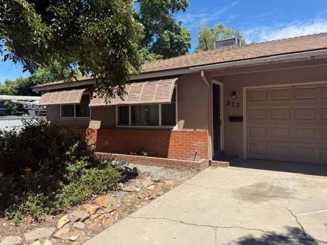 Building Photo - Modesto 2 Bedroom 1 Bathroom Duplex