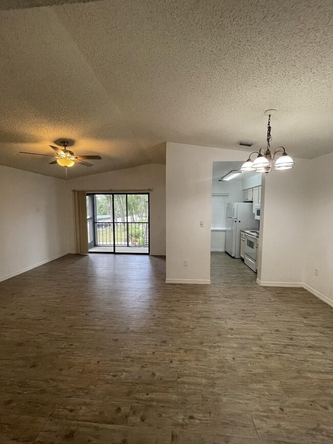 Photo - 202 Riverbend Dr