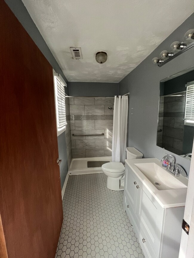 Photo - 1604 Calloway St