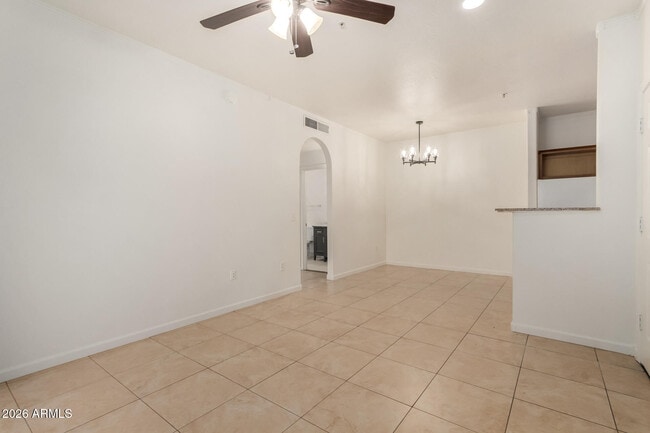 Photo - 2929 W Yorkshire Dr Unidad 1093