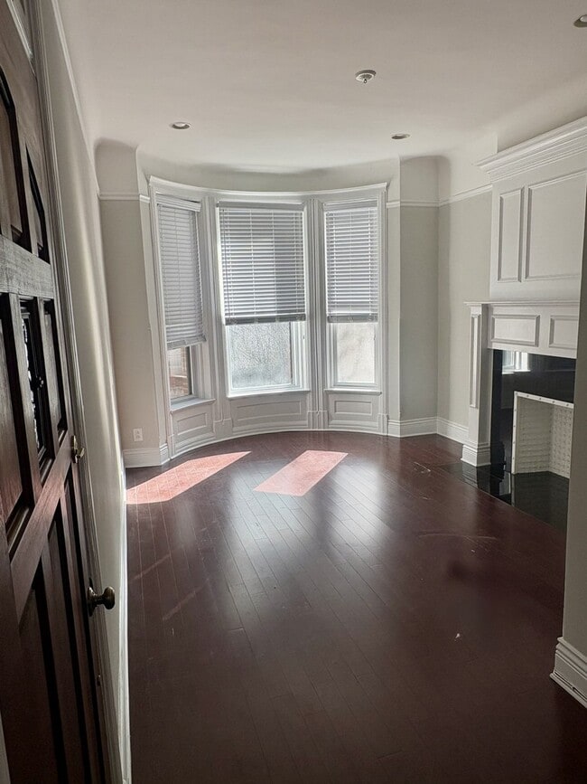 Photo - 12 W Chestnut St Unit 3