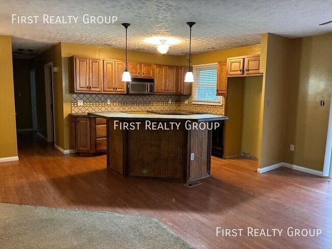 Photo - 37 W Lytle-Five Points Rd