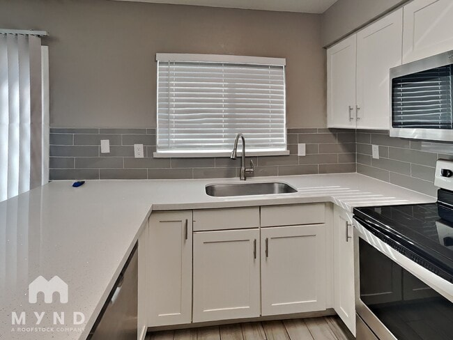 Photo - 1014 W Malibu Dr
