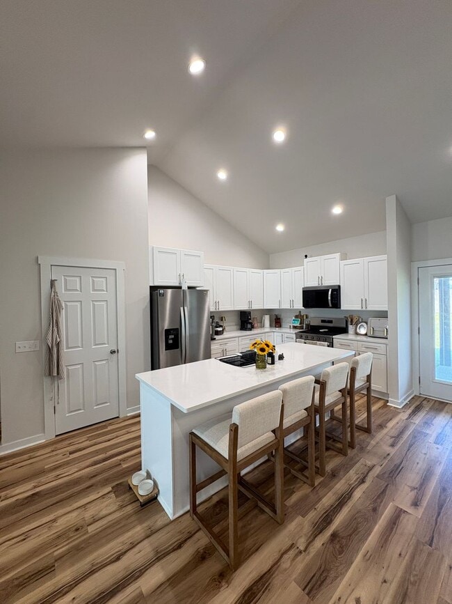 203 Conneway Ct