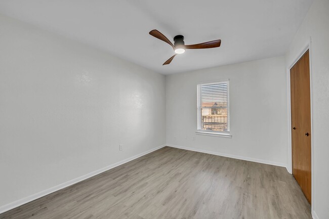 Photo - AVAILABLE NOW! (SECTION 8 ACCEPTED)