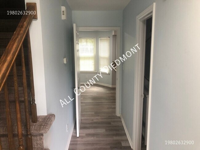 Photo - 10009 Rockwood Rd