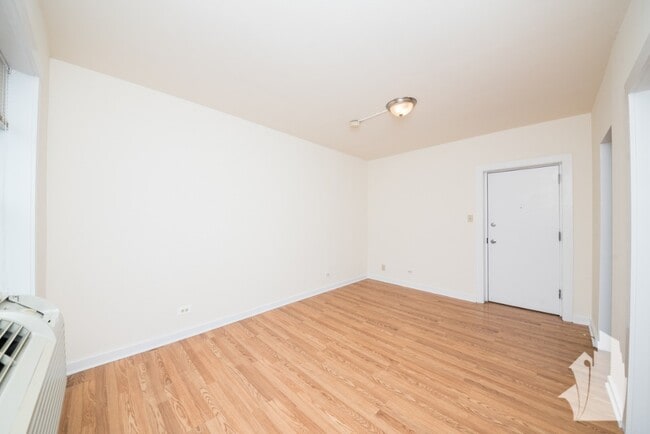 1850 N Humboldt Blvd Unit 104