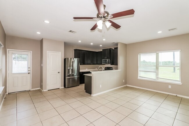 Photo - 339 Sea Breeze Dr