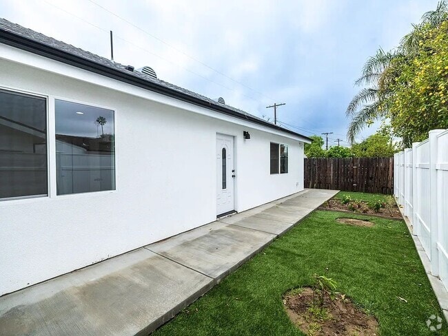 Building Photo - 21028 Ingomar St Rental