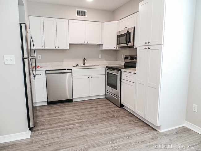 Photo - 723 S Berthe Ave