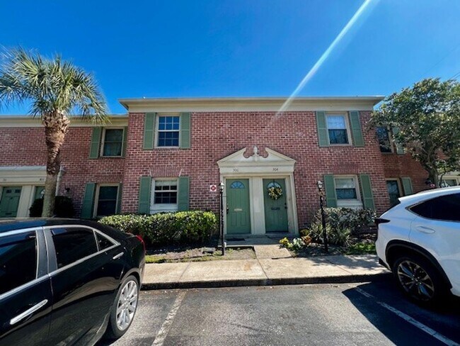 Photo - 2X2.5 -MOVE IN NOW! NEW LVP FLOORING ON 1ST FLOOR! NEW CARPET ON 2ND FLOOR! WATER VIEWS! CALL TOD...