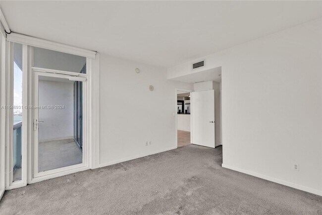 Photo - 601 NE 36th St