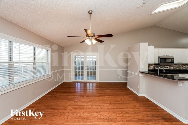 Photo - 9801 Sunnyoak Dr