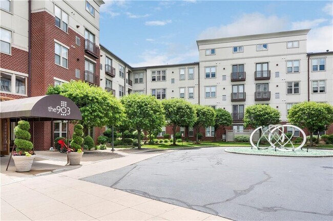 Building Photo - 1000 Providence Pl Unit 123