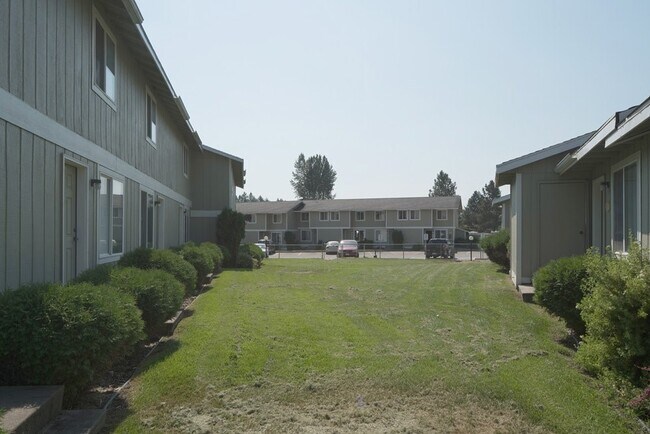 Photo - 1701 W 7th St