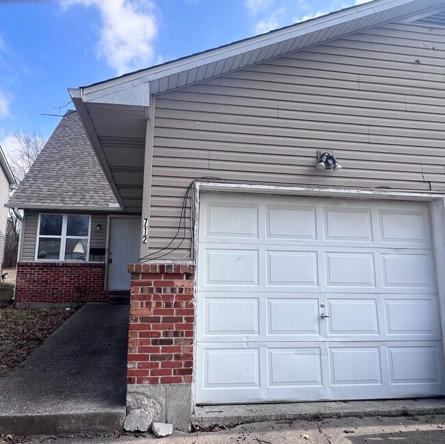 Building Photo - 710-712 Clinkscales Dr. Unit 712 Clinkscales Dr.