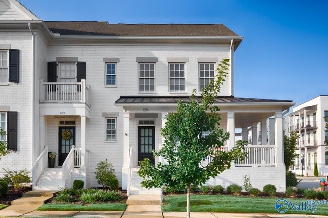 Photo - 200 St Louis St