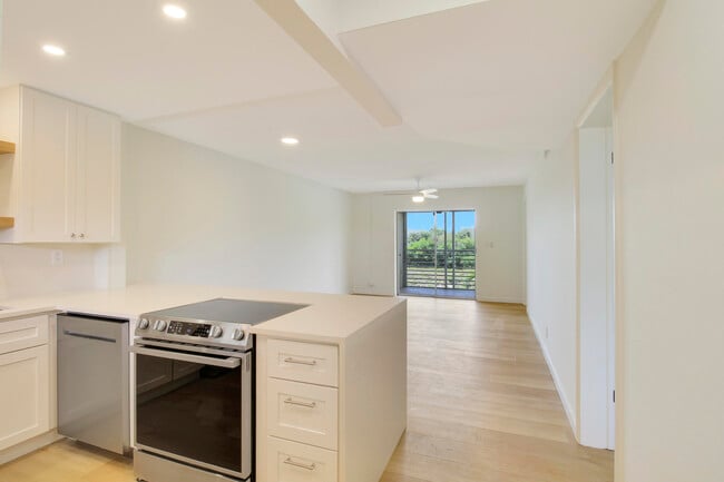 Photo - 2770 Garden Dr S Unidad 212